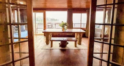 Gorgeous waterfront cottage on the St. Lawrence River