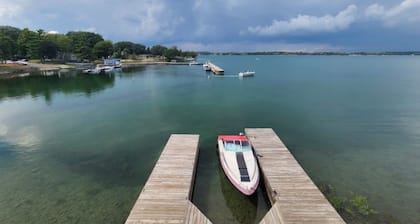 Gorgeous Waterfront Cottage on the St. Lawrence River