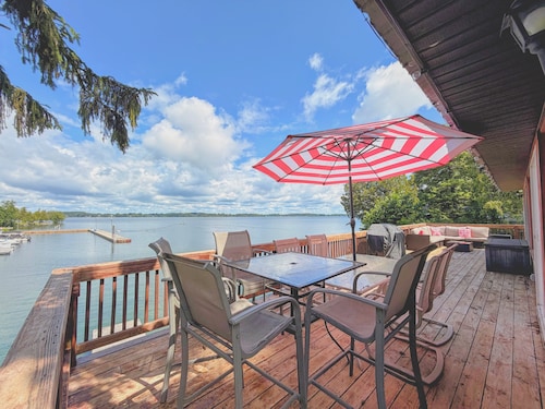 Gorgeous Waterfront Cottage on the St. Lawrence River