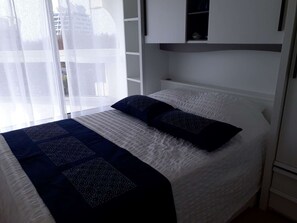 2 bedrooms - Lovely 3-room apartment with large terrace, near beach, parking and WIFI (La Grande-Motte)