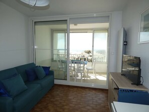 TV - 2-Room Apt Cabin - Lively Area, Sea View, Private Parking (La Grande-Motte)