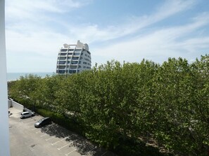 Exterior - Charming 2-Room Apartment with Pool, Near Beach, Sleeps 5 (La Grande-Motte)