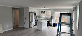 New build. 3 bedroom house walking distance to York Beaches.