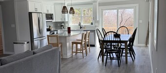New build. 3 bedroom Townhouse walking distance to York Beaches.