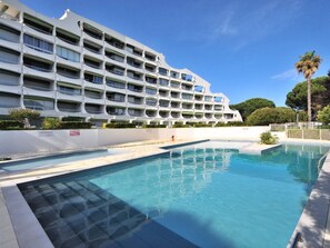Pool - Studio Cabin with Pool View, Private Parking (La Grande-Motte)