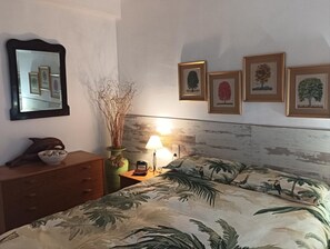 Room - Cozy 2-Bedroom Apartment with Air Conditioning and WiFi in Platja d'Aro (Platja d'Aro)
