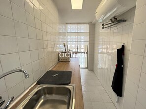 Fridge, microwave, oven, dishwasher - Seafront Apartment in Platja d'Aro (Platja d'Aro)