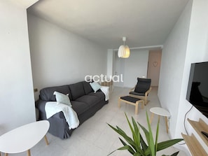 TV - Seafront Apartment in Platja d'Aro (Platja d'Aro)