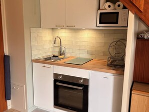 Microwave, stovetop, coffee/tea maker, toaster - Cozy duplex near the sea - 4 guests (Merville-Franceville-Plage)