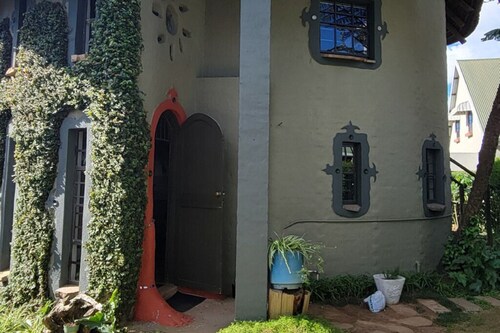 Storybook Nook – Unique Round Thatch Retreat in Kaapsehoop, Mbombela