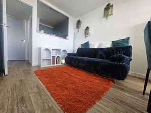 TV - Bright apartment, ocean view - 4 guests (La Rochelle)