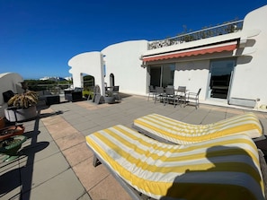 Outdoor dining - Spacious apartment sea view - 8 guests (La Grande-Motte)