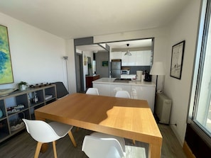 Dining - Spacious apartment sea view - 8 guests (La Grande-Motte)