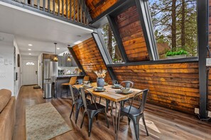 Dining - The Needles A-Frame Cabin! Grill/Hot tub/Pet friendly! (Flagstaff)
