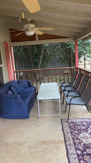 Property grounds - 2-bedroom house in enchanting Bandera with cool AC breeze (Bandera)