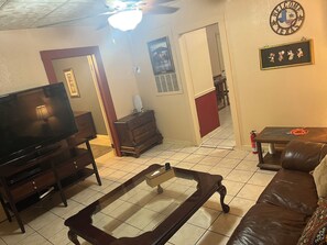 Living area - 2-bedroom house in enchanting Bandera with cool AC breeze (Bandera)