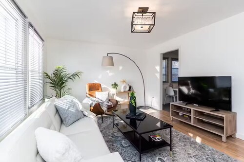 Stylish St. Boniface Home | 2 Bed | 1 Bath |
