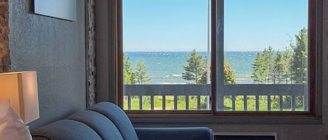 Zimmer, 1 King-Bett und Schlafsofa, Seeblick | Blick auf den See