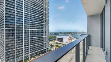 Familien-Suite, Balkon, Stadtblick | Blick vom Balkon