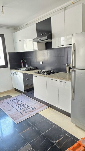 Private kitchen - s+1 spacieux luxueux Proche a l'aéroport TV 3D (Tunis Governorate)