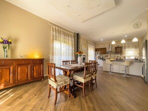 Dining - Vrbo Property (L'Aquila)