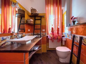 Bathroom - Vrbo Property (L'Aquila)