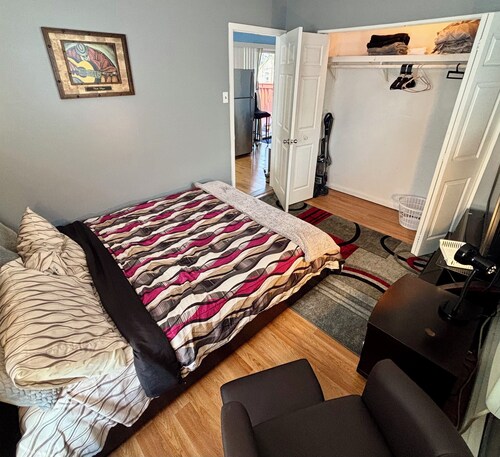 Suburban Comfort w/ Deck, Parking, and Easy NYC Commute