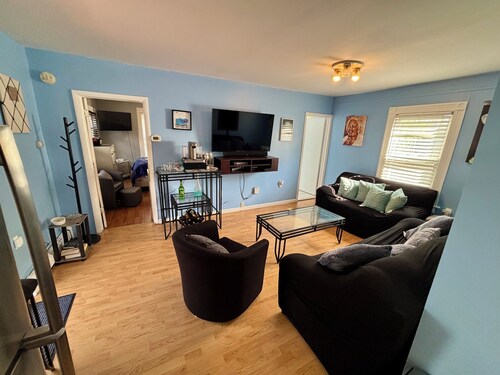 Suburban Comfort w/ Deck, Parking+Easy NYC Commute