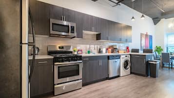 Superior Apartment, 3 Bedrooms | Private kitchen