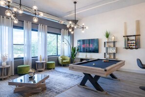 Phòng Suite Cao cấp, 5 phòng ngủ, quang cảnh thành phố | Phòng trò chơi giải trí