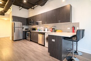 Private kitchen - McCormick Place Apartment-Hotel (Chicago)