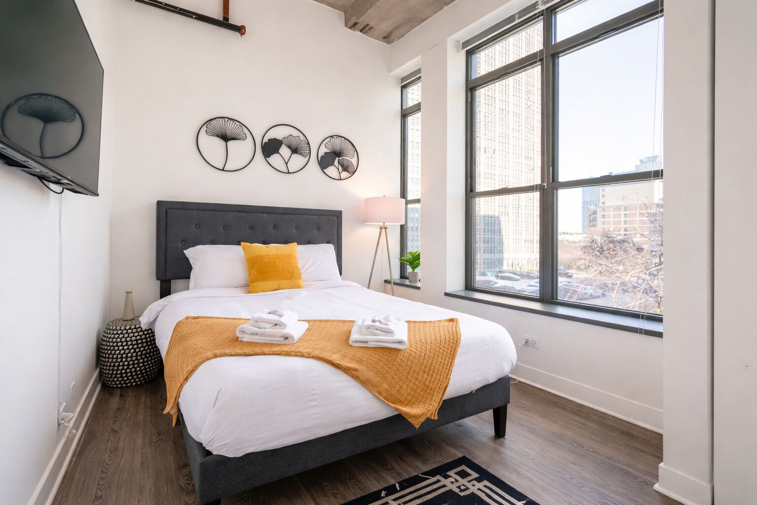 Appartement supérieur, 2 chambres, vue sur la ville | Fer et planche à repasser, accès au Wi-Fi (inclus)