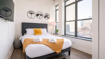 Appartement supérieur, 2 chambres, vue sur la ville | Fer et planche à repasser, accès au Wi-Fi (inclus)
