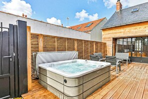 Terrace/patio - Welcome to Maison Bon Aloi, your haven of tranquility on the  coast (Saint-Gilles-Croix-de-Vie)