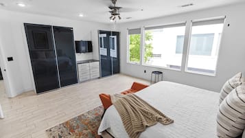 3 bedrooms, desk, iron/ironing board, WiFi