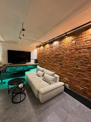 Comfort Apartment | Living area - Stay99 Underground (Poznań)