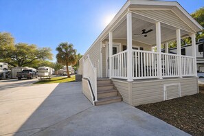 Exterior - Resort-Style 1BR | 3 Pools + Hot Tub | Sleeps 4 (Dover)