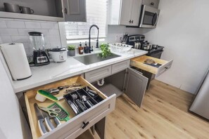 Fridge, microwave, oven, stovetop - Historic Loft 3 I NRG +  DT + MedCenter + FIFA (Houston)