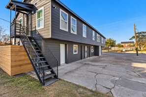 Unclassified image, 2 of 15, button - 1BR Loft Near TSU + Med Center | Assigned Parking | Third Ward Houston 3 (Houston)