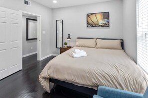 2 bedrooms, desk, iron/ironing board, WiFi - Historic 2BR Loft 1 I FIFA, NRG, DT & MedCenter (Houston)
