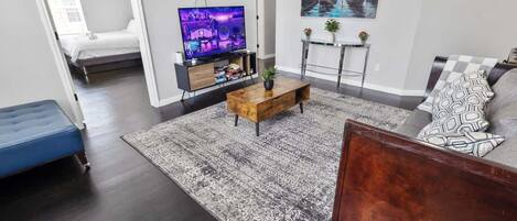 2 bedrooms, desk, iron/ironing board, WiFi