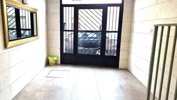 Apartment, 3 Bedrooms, Accessible, Smoking | Interior