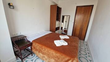 Apartment, 3 Bedrooms, Accessible, Smoking | 4 bedrooms
