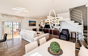 Interior - Gorgeous home in Casares with swimming pool (Casares)