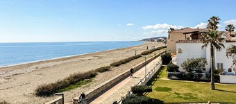 Underbart hem i Casares med pool