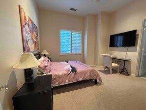 Iron/ironing board, WiFi, bed sheets - 4-bedroom estate in peaceful Rancho Mirage with AC (Rancho Mirage)