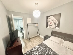 WiFi, bed sheets - 2 BR Apartment | Self check-in | Downtown Toronto (Toronto)