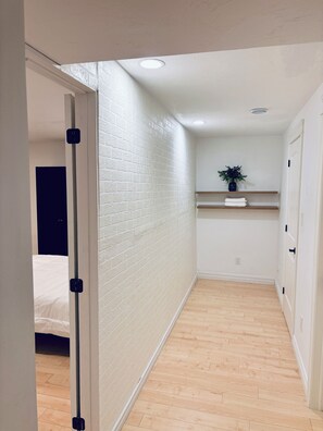 Interior - Everything you need! spacious 1 BR |Full Kitchen |Bathtub,W/D wifi |Near Airport (Moncton)