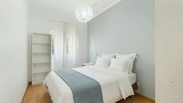 Iron/ironing board, free WiFi, bed sheets