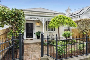 Exterior - Luxury Stay in Geelong CBD | Bonnie Belle (Geelong)